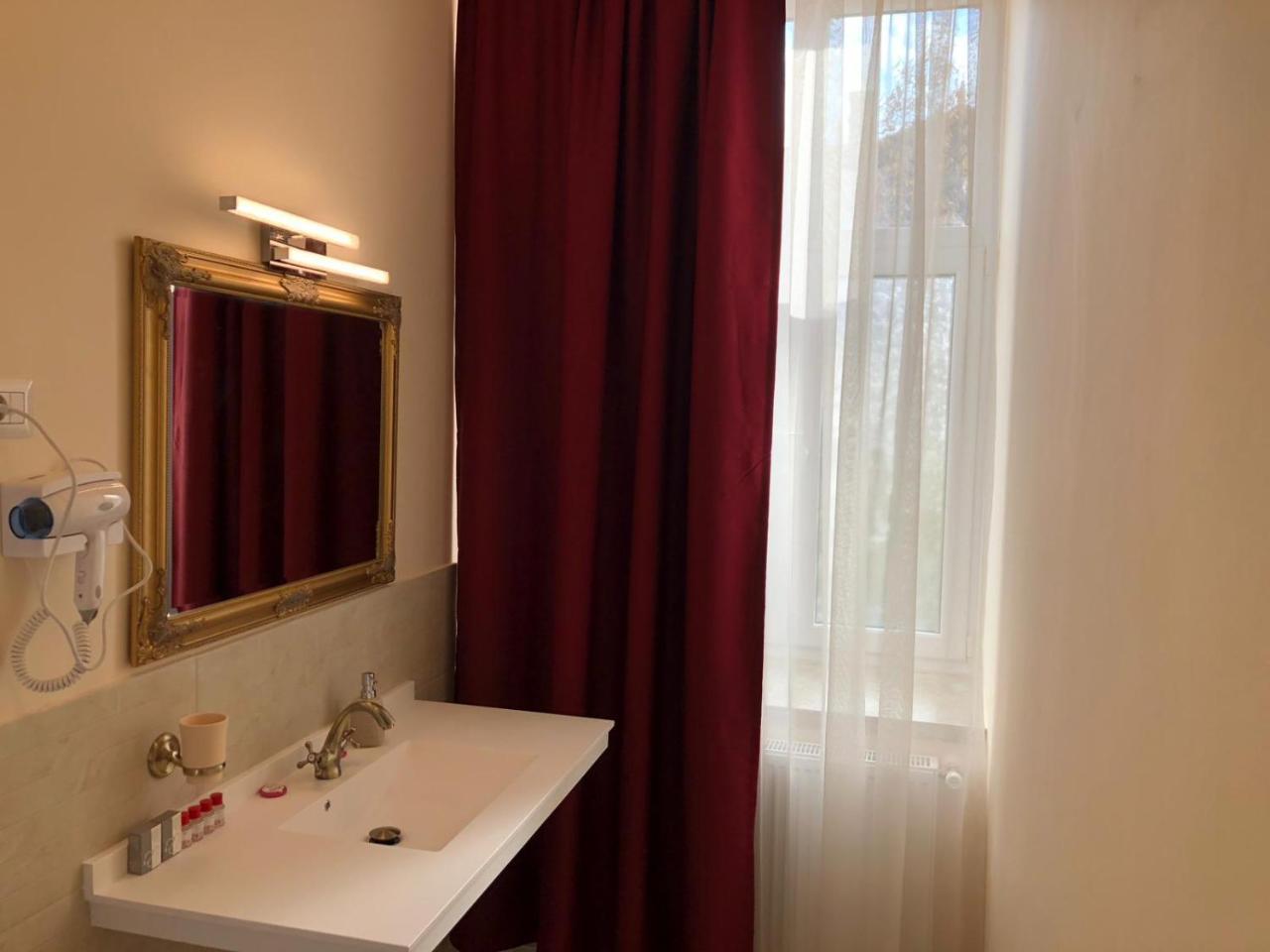 Ana Boutique Bed & Breakfast Alba Iulia Exterior photo