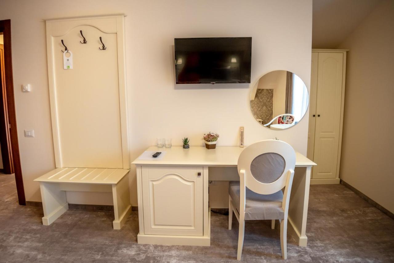 Ana Boutique Bed & Breakfast Alba Iulia Exterior photo