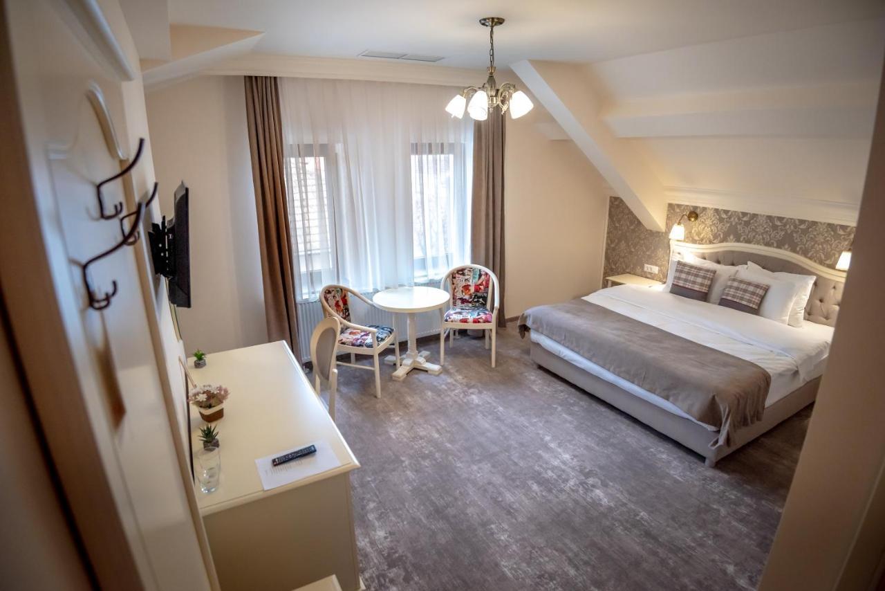 Ana Boutique Bed & Breakfast Alba Iulia Exterior photo