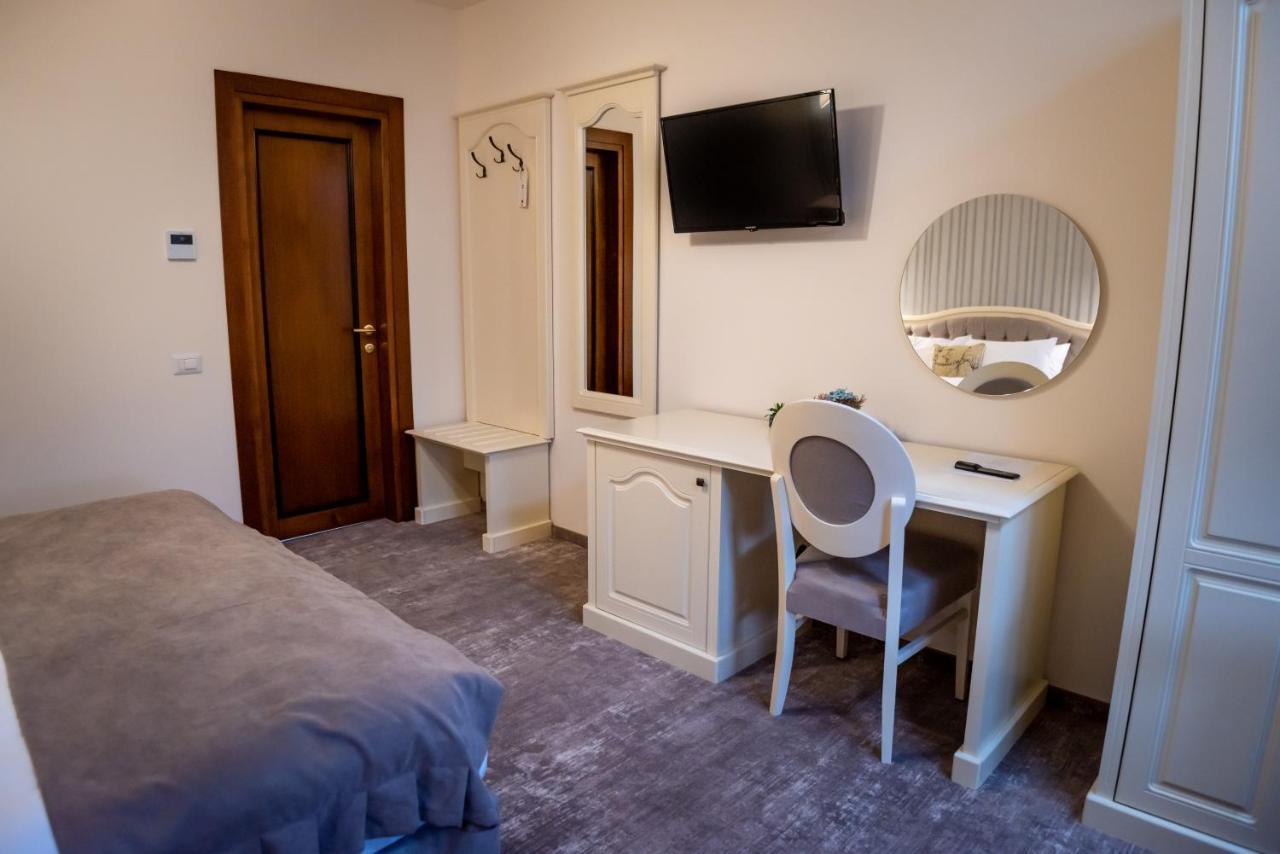 Ana Boutique Bed & Breakfast Alba Iulia Exterior photo