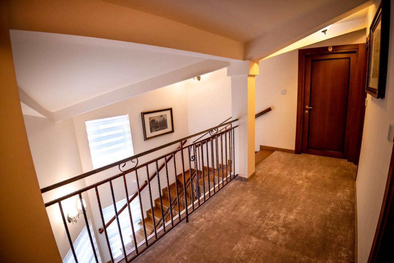 Ana Boutique Bed & Breakfast Alba Iulia Exterior photo