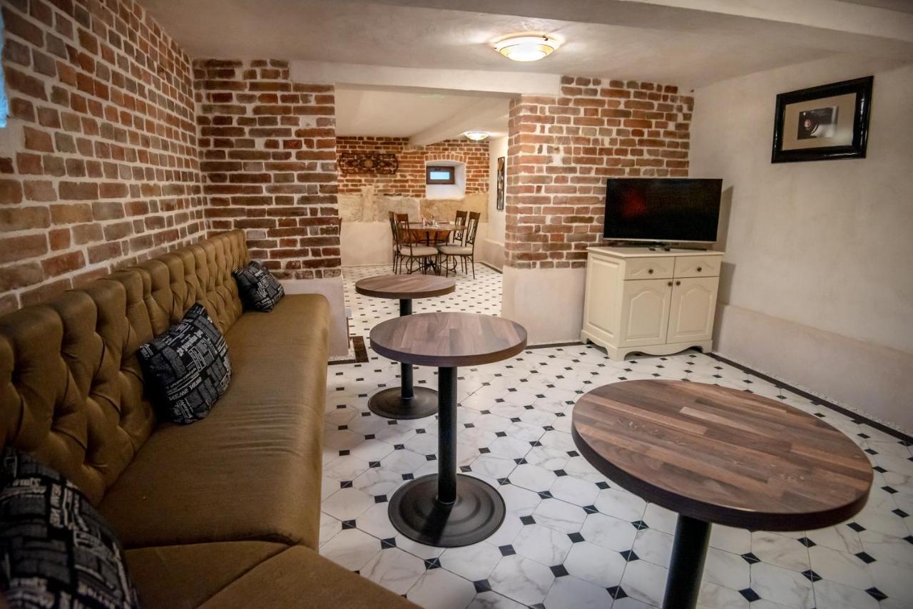 Ana Boutique Bed & Breakfast Alba Iulia Exterior photo