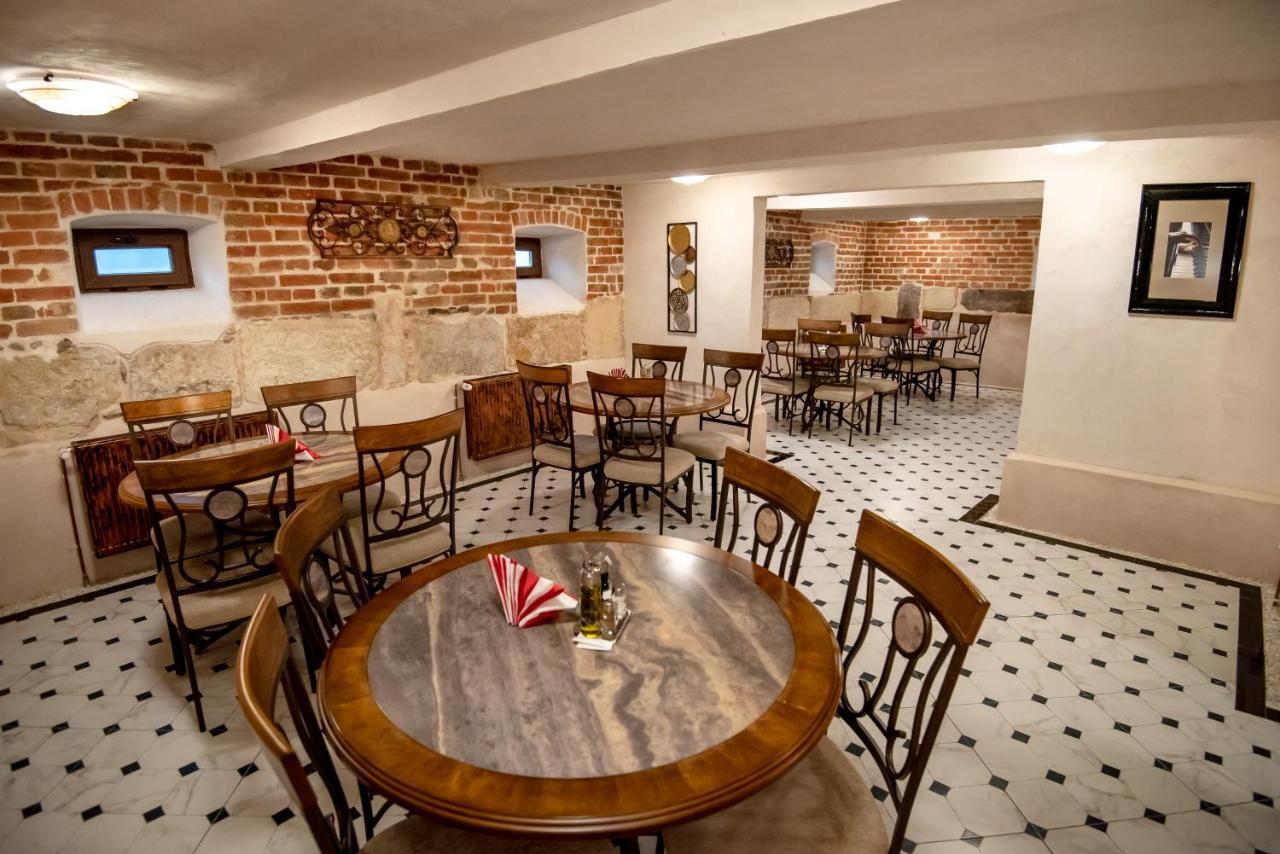 Ana Boutique Bed & Breakfast Alba Iulia Exterior photo